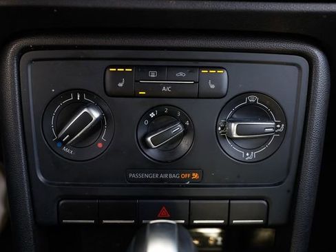 Used 2018 Volkswagen Beetle 2.0T S image 34