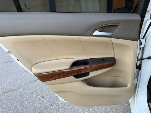 Used 2010 Honda Accord EX-L image 12