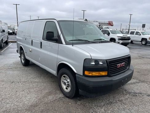 Used 2019 GMC Savana 2500 w/ Driver Convenience Package RWD image 17