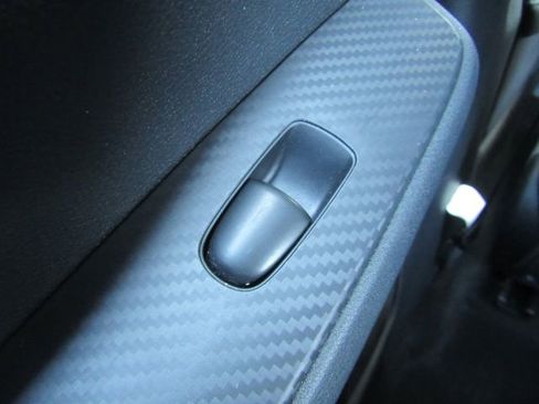 Used 2025 Nissan Sentra SV image 27