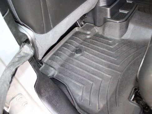Used 2022 Jeep Wrangler Unlimited Sahara AWD/4WD image 45