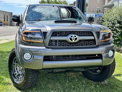 Used 2010 Toyota Tacoma 4x4 Double Cab image 4