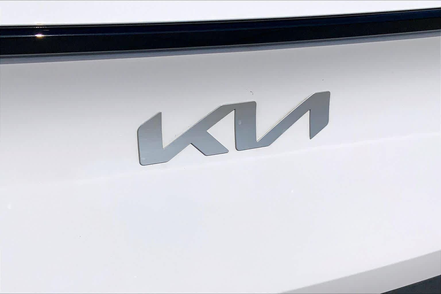 Used 2025 Kia Sportage EX FWD image 10