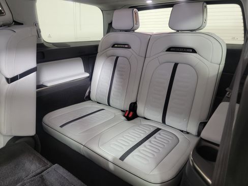 Used 2024 Rivian R1S Adventure AWD/4WD image 23