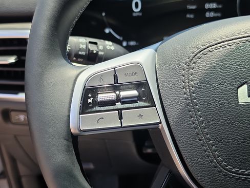 Certified 2025 Kia Telluride SX X-Line AWD/4WD image 32