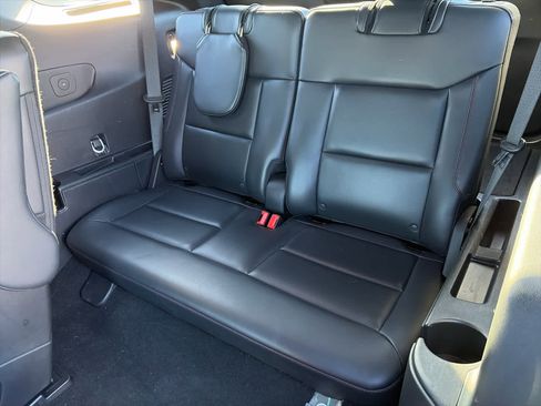 Used 2025 Ford Explorer ST-Line image 25