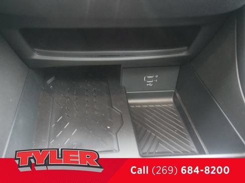 New 2027 Chrysler Pacifica Limited FWD image 33