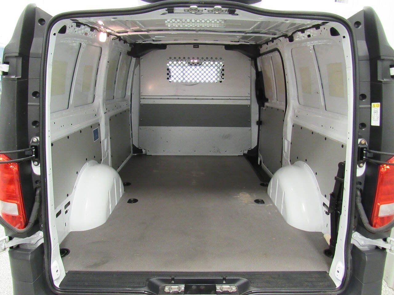 Used 2022 Mercedes-Benz Metris image 16
