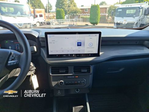 Used 2025 Ford Maverick XL FWD image 11