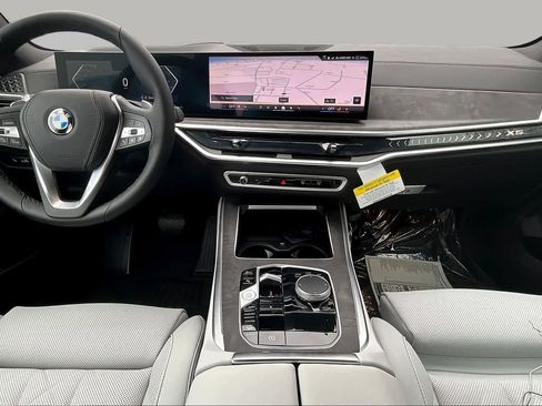New 2026 BMW X5 xDrive40i w/ Premium Package AWD/4WD image 5