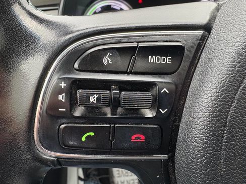 Used 2017 Kia Niro Touring w/ Advanced Technology Package image 43