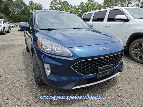 Used 2020 Ford Escape Titanium FWD image 4
