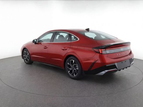 New 2026 Hyundai Sonata SEL FWD image 3