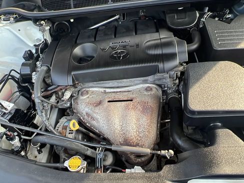 Used 2015 Toyota Venza XLE image 34