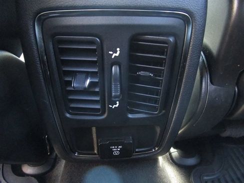 Used 2019 Jeep Grand Cherokee Altitude AWD/4WD image 18