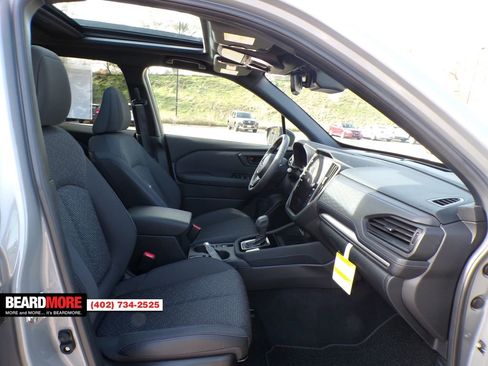 Used 2025 Subaru Forester Premium image 27