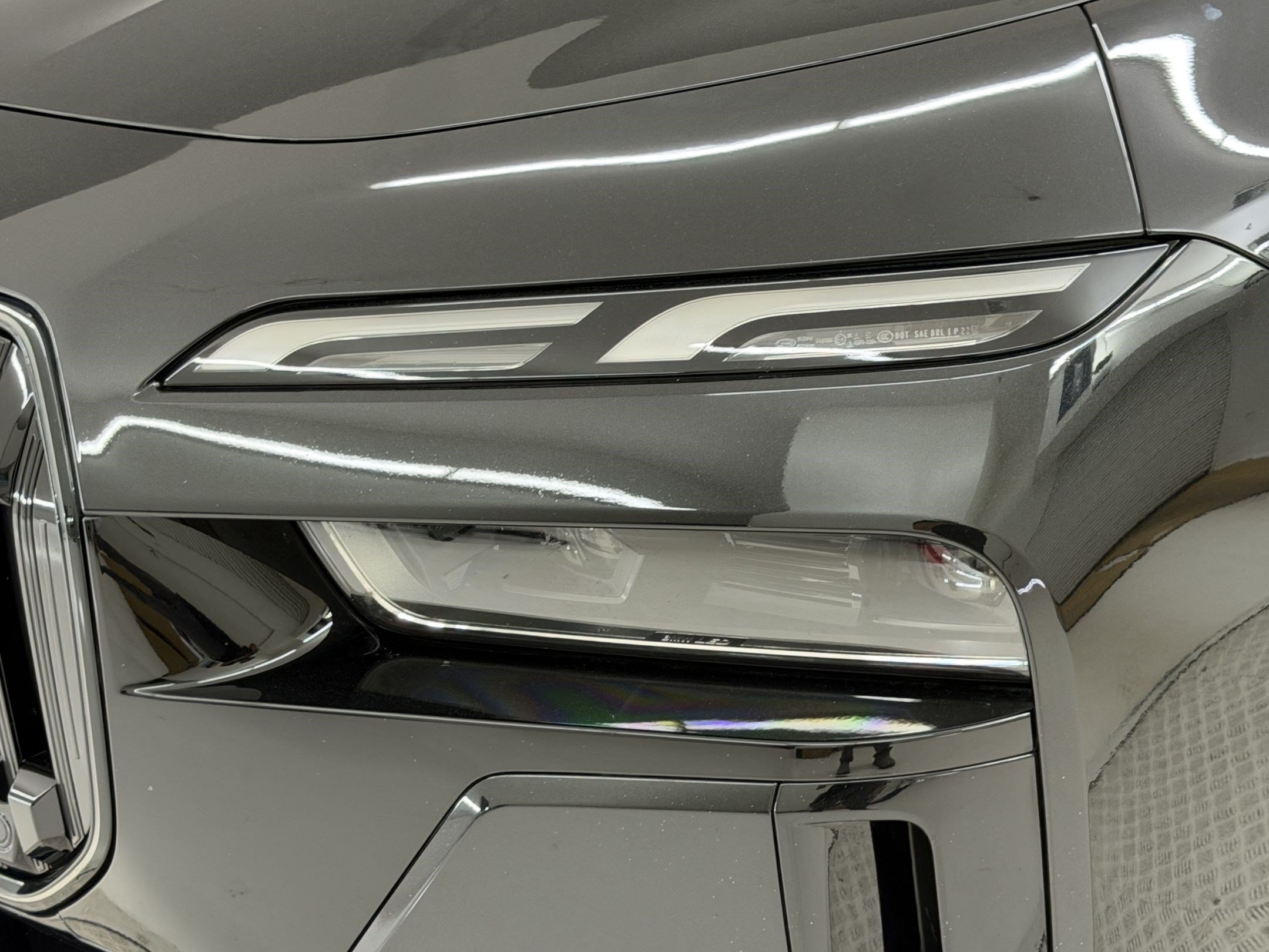 Certified 2025 BMW 740i w/ Premium Package RWD image 12