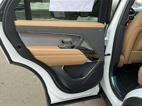 New 2025 Land Rover Range Rover Sport SE image 18