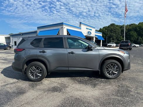 Used 2025 Nissan Rogue S FWD image 2