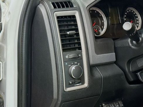 Used 2014 RAM 2500 Tradesman w/ Chrome Appearance Group AWD/4WD image 12