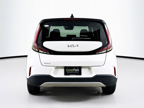 Used 2025 Kia Soul LX w/ LX Technology Package FWD image 7