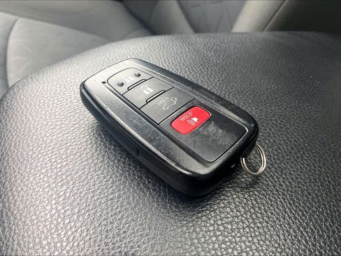 Used 2022 Toyota RAV4 XLE w/ Convenience Package image 14