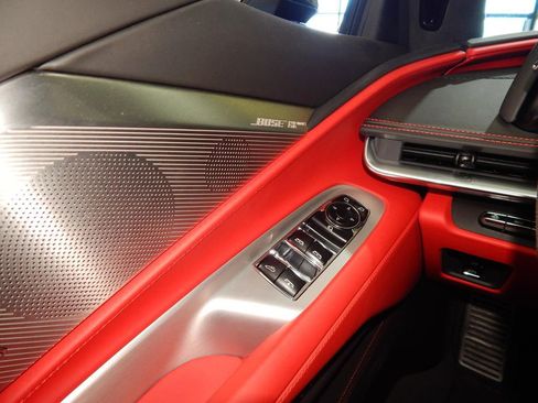 Used 2024 Chevrolet Corvette Stingray Premium Conv w/ Z51 Performance Package image 25