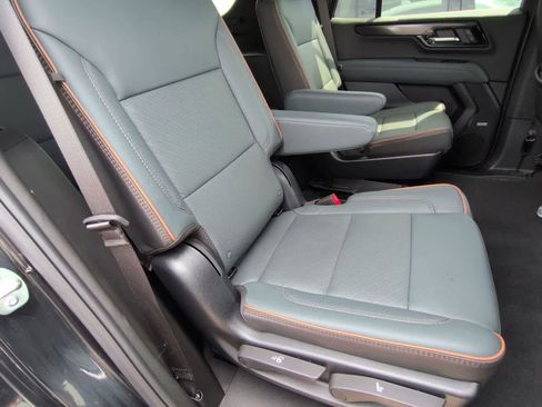 Used 2025 GMC Yukon AT4 w/ AT4 Premium Plus Package AWD/4WD image 21