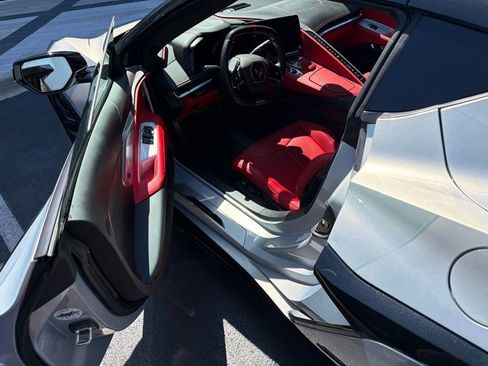 Used 2024 Chevrolet Corvette Z06 RWD image 6