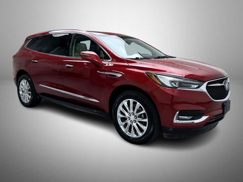 Used 2020 Buick Enclave Premium w/ Sun and Sites Package image 3