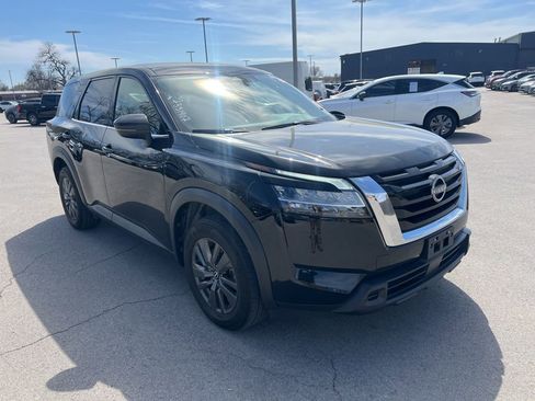 Used 2022 Nissan Pathfinder S image 7