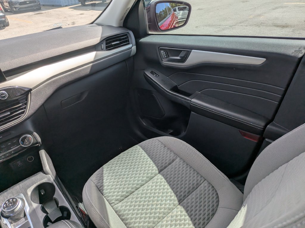 Certified 2022 Ford Escape SE w/ SE Sport Appearance Package FWD image 23