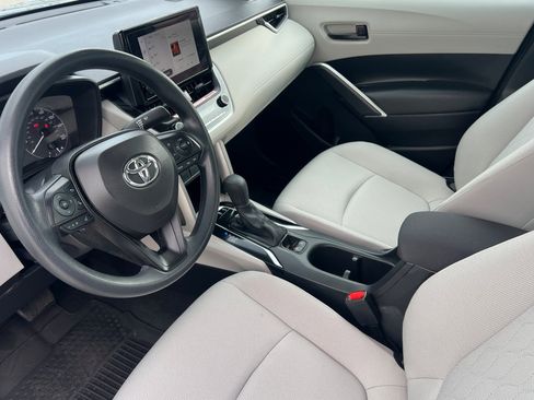 Certified 2024 Toyota Corolla Cross L image 7