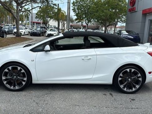 Used 2019 Buick Cascada Premium image 4