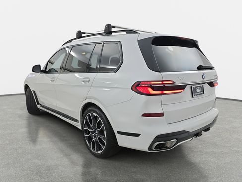 Used 2024 BMW X7 xDrive40i w/ M Sport Package image 7