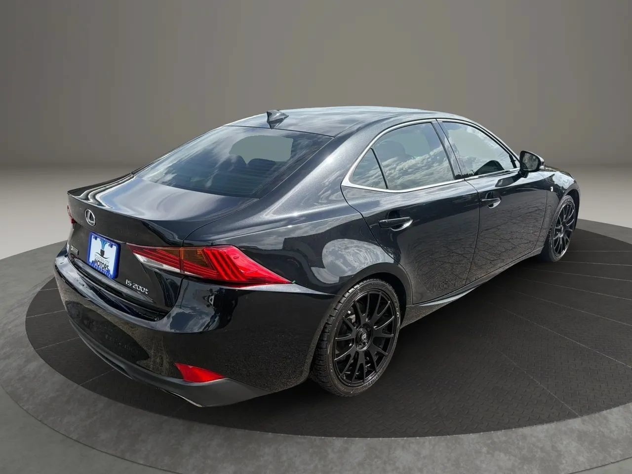 Used 2017 Lexus IS 200t F Sport w/ F Sport Package RWD image 5