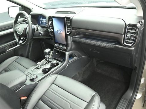 Used 2025 Ford Ranger Lariat w/ Black Appearance Package image 29