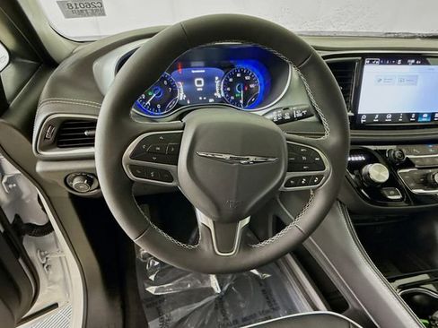 New 2026 Chrysler Pacifica Limited w/ Uconnect Theater Family Group image 11