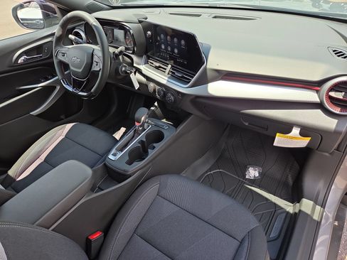 New 2026 Chevrolet Trax RS w/ Sunroof Package FWD image 16