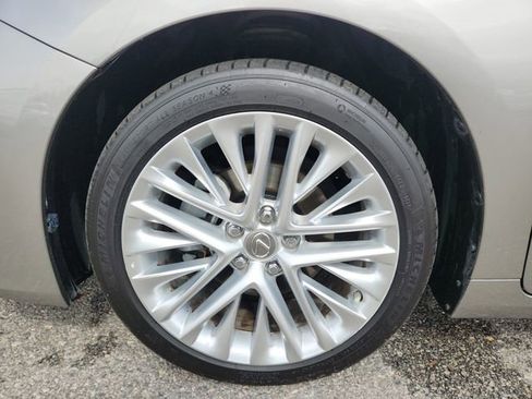 Used 2016 Lexus ES 350 w/ Luxury Package w/Wood Trim image 19