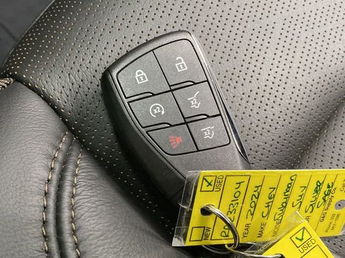 Used 2024 Chevrolet Suburban High Country w/ Advanced Technology Package image 28