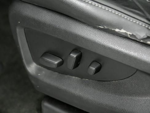 Used 2018 Chevrolet Suburban Premier AWD/4WD image 20