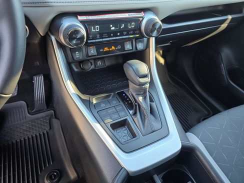 Used 2025 Toyota RAV4 XLE image 31