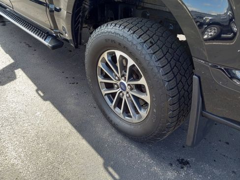 Used 2017 Ford F150 XLT image 11