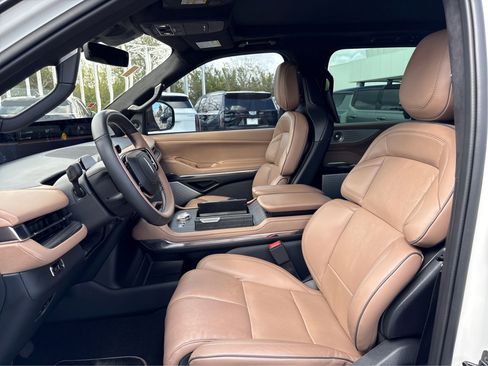 Used 2025 Lincoln Navigator L Black Label image 9