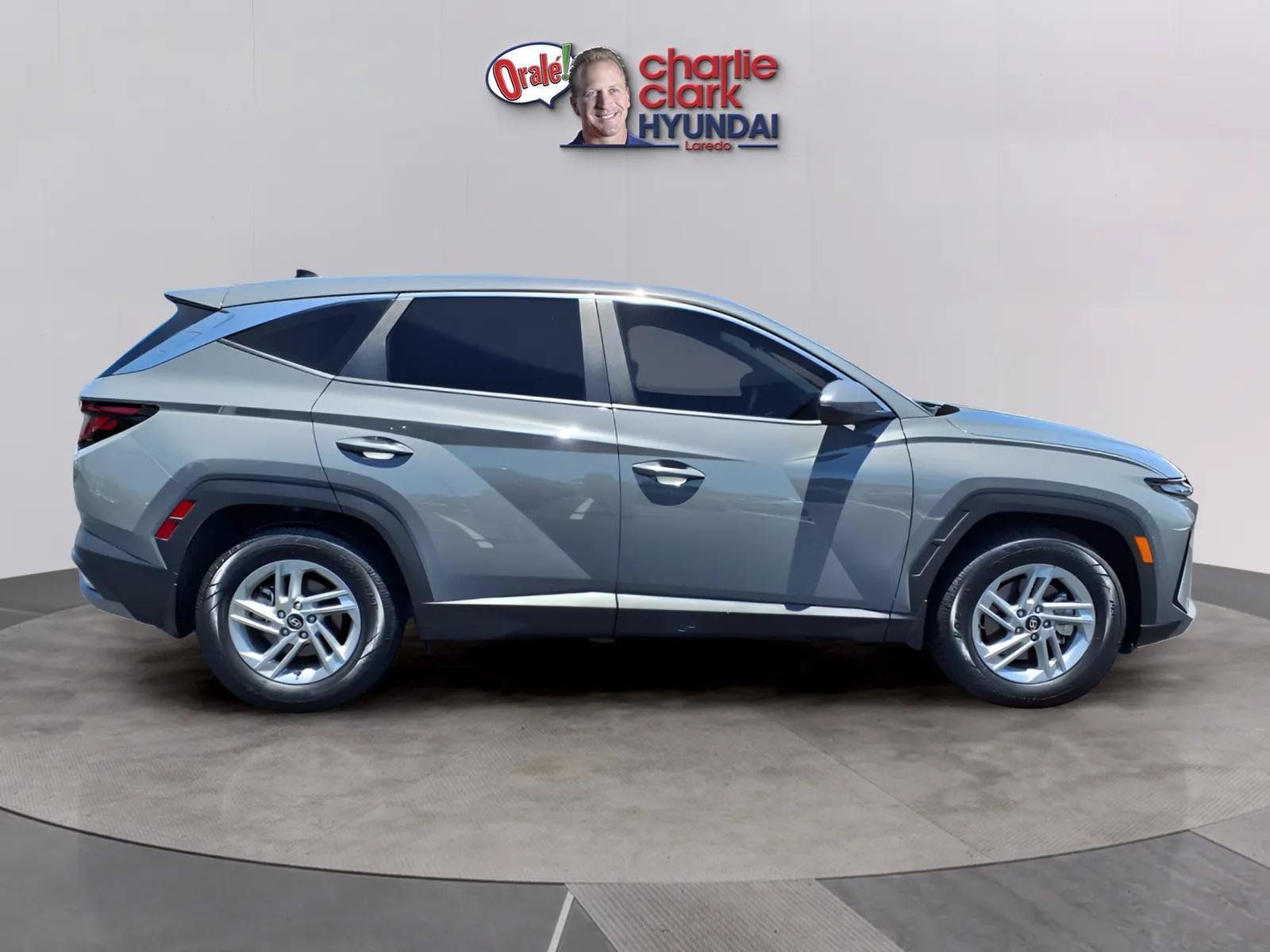 Certified 2025 Hyundai Tucson SE FWD image 6