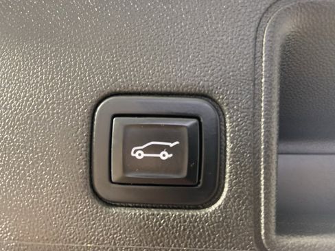 Used 2022 GMC Terrain SLT image 20