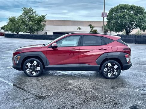 Used 2024 Hyundai Kona SEL w/ Convenience Package FWD image 5