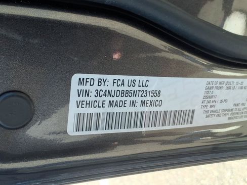 Used 2022 Jeep Compass Latitude w/ Sun and Sound Group AWD/4WD image 32