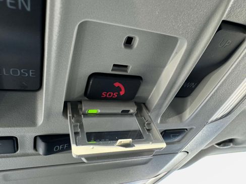 Used 2023 Toyota Highlander XLE image 31